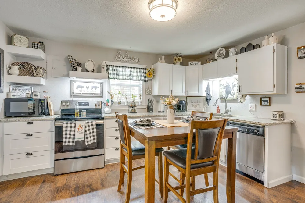 404 Calgary Road Azle, TX 76020