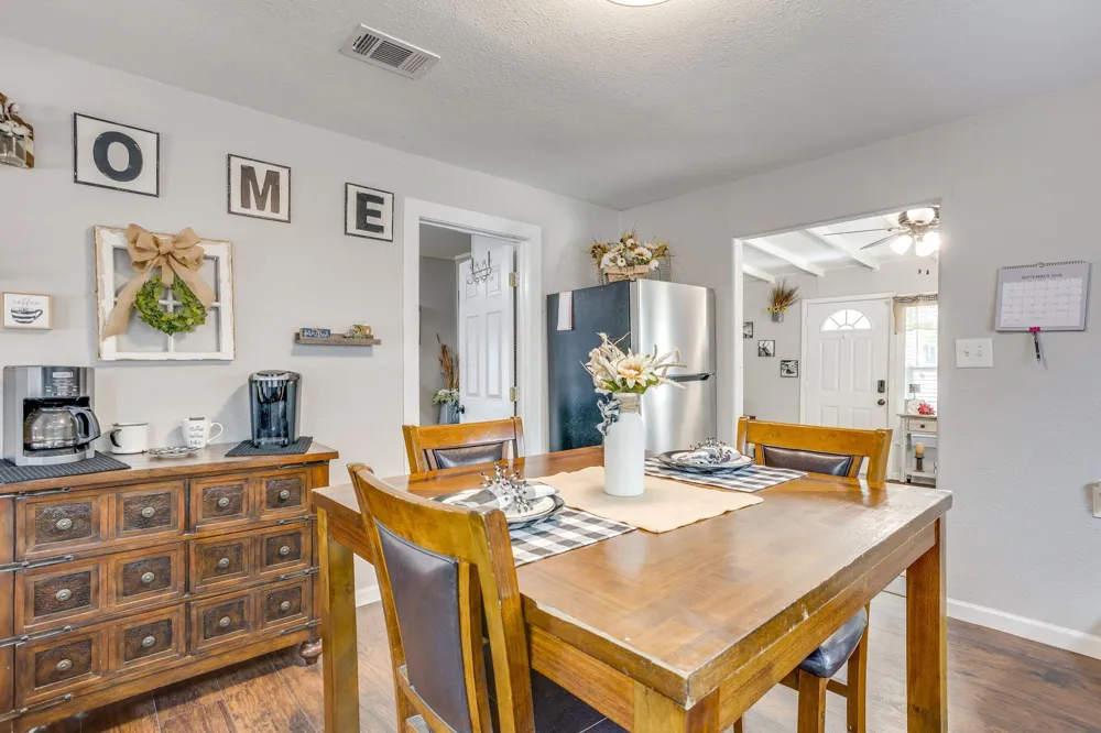 404 Calgary Road Azle, TX 76020
