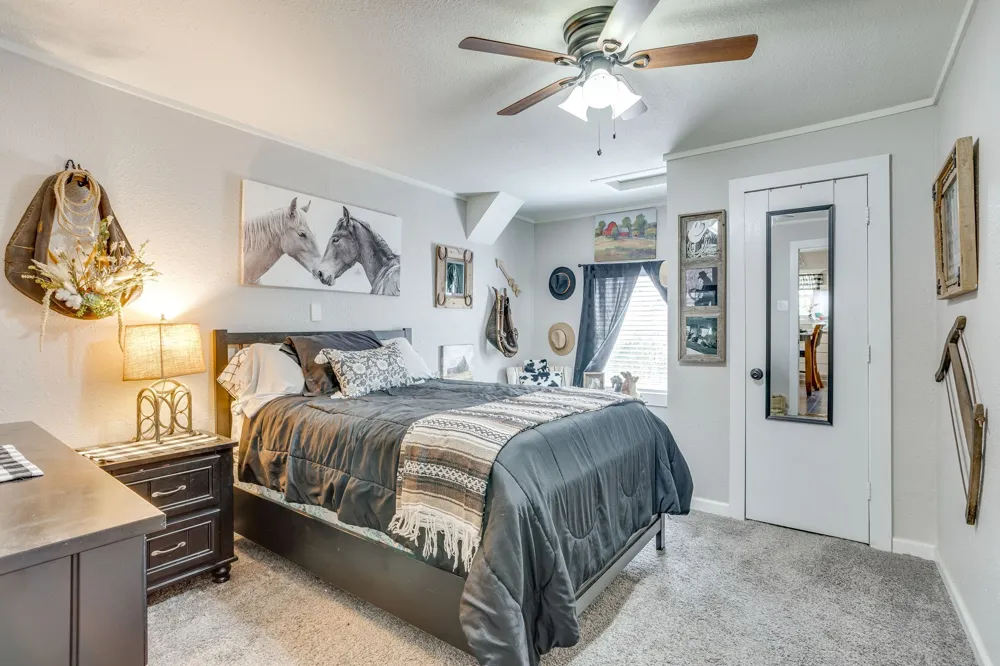 404 Calgary Road Azle, TX 76020