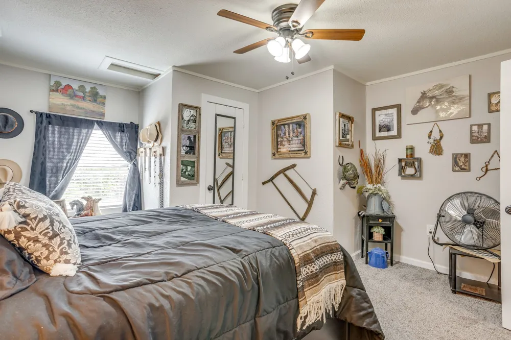 404 Calgary Road Azle, TX 76020