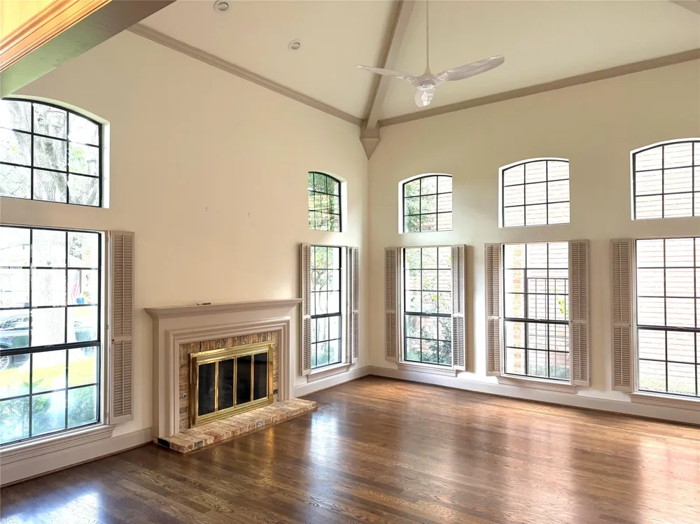 2 Grovenor Court Dallas, TX 75225