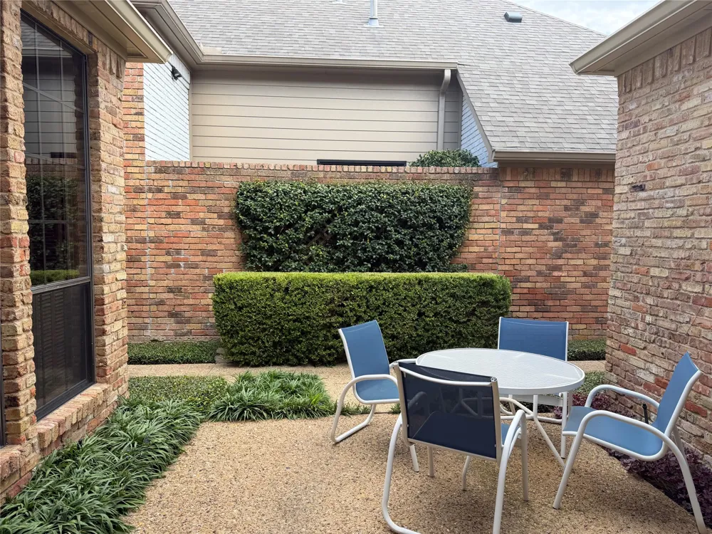 2 Grovenor Court Dallas, TX 75225