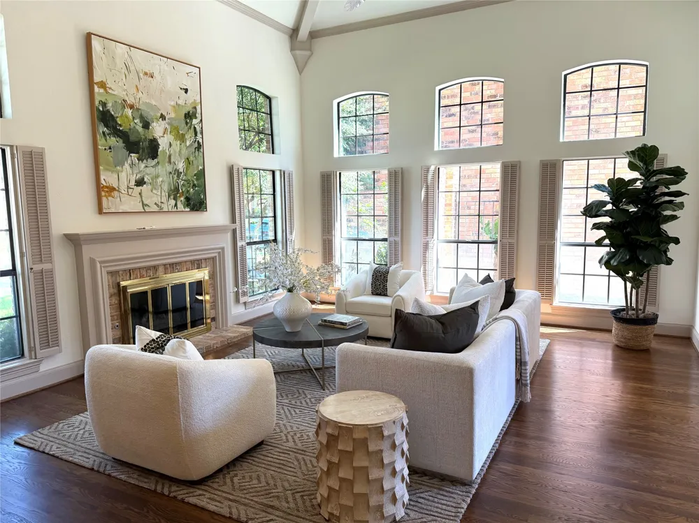 2 Grovenor Court Dallas, TX 75225