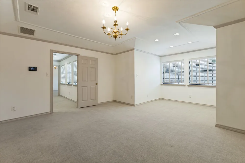 2 Grovenor Court Dallas, TX 75225