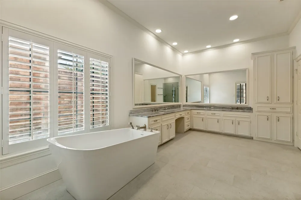 2 Grovenor Court Dallas, TX 75225