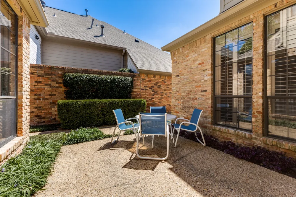 2 Grovenor Court Dallas, TX 75225
