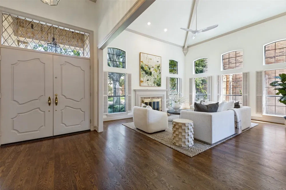 2 Grovenor Court Dallas, TX 75225