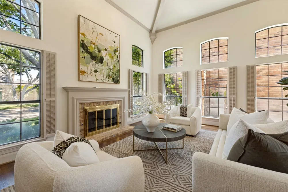 2 Grovenor Court Dallas, TX 75225