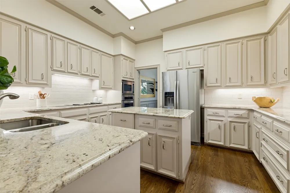 2 Grovenor Court Dallas, TX 75225