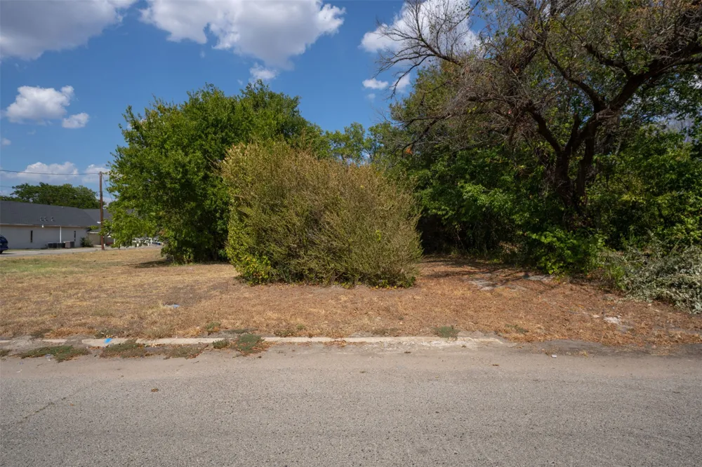 417 3rd Street Corsicana, TX 75110