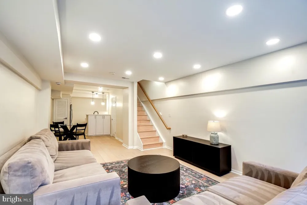 1715 15TH NW #15 Washington, DC 20009