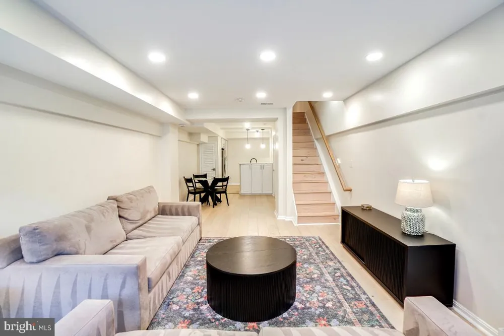 1715 15TH NW #15 Washington, DC 20009