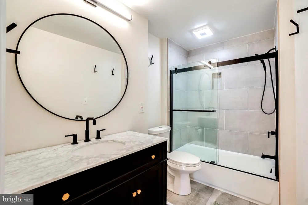 1715 15TH NW #15 Washington, DC 20009