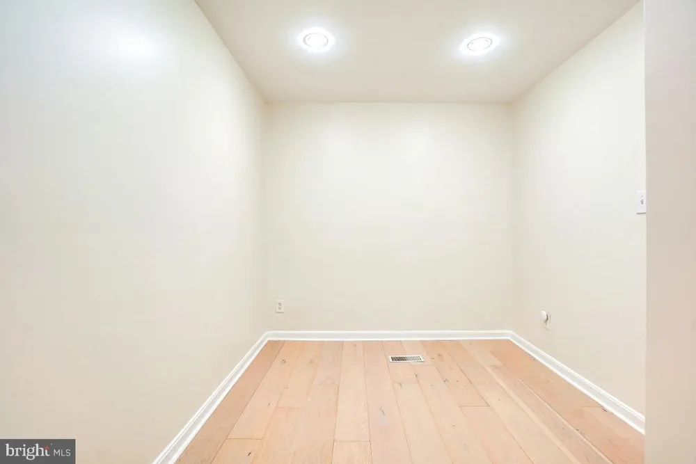 1715 15TH NW #15 Washington, DC 20009