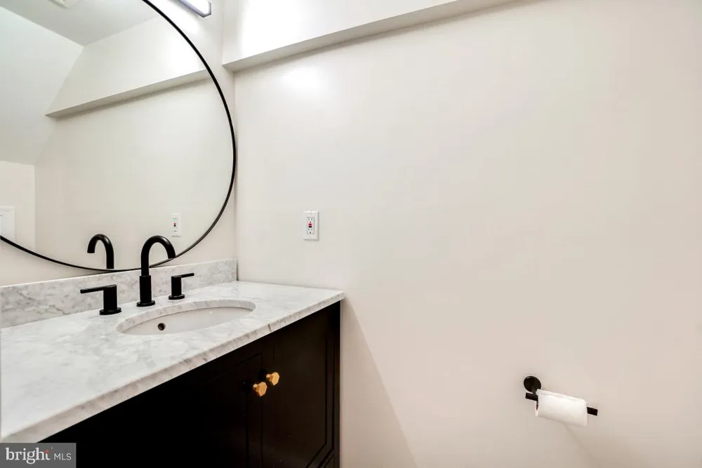 1715 15TH NW #15 Washington, DC 20009