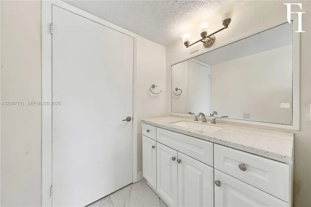6965 Harding Ave #406 Miami Beach, FL 33141
