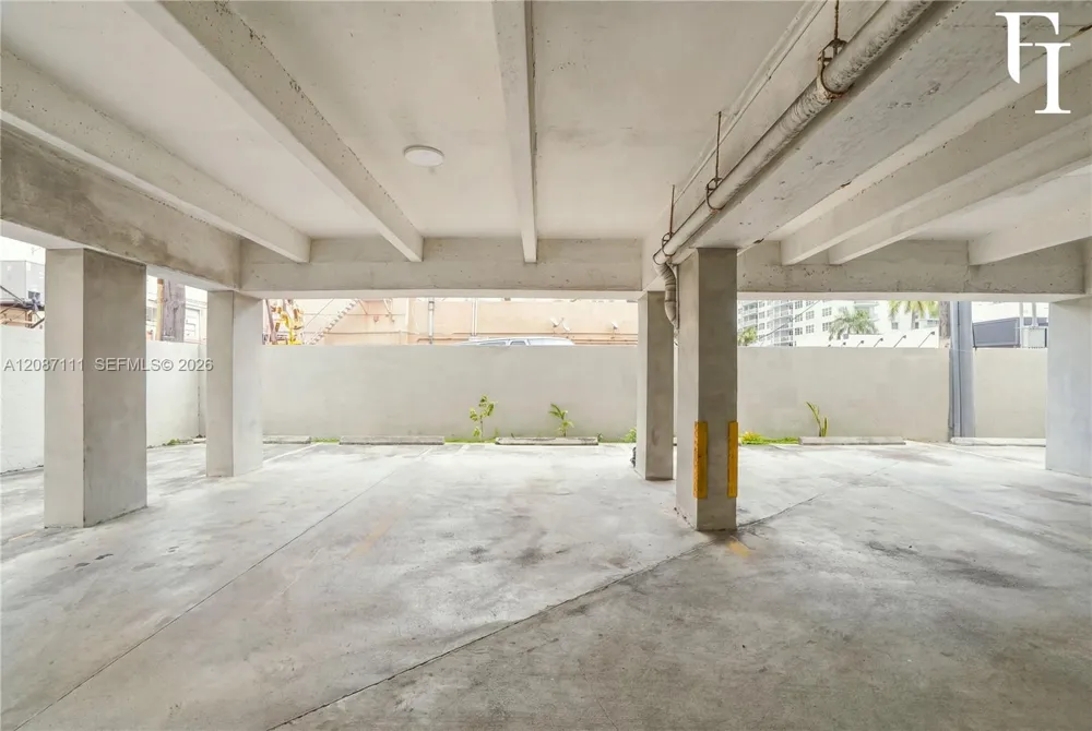6965 Harding Ave #406 Miami Beach, FL 33141