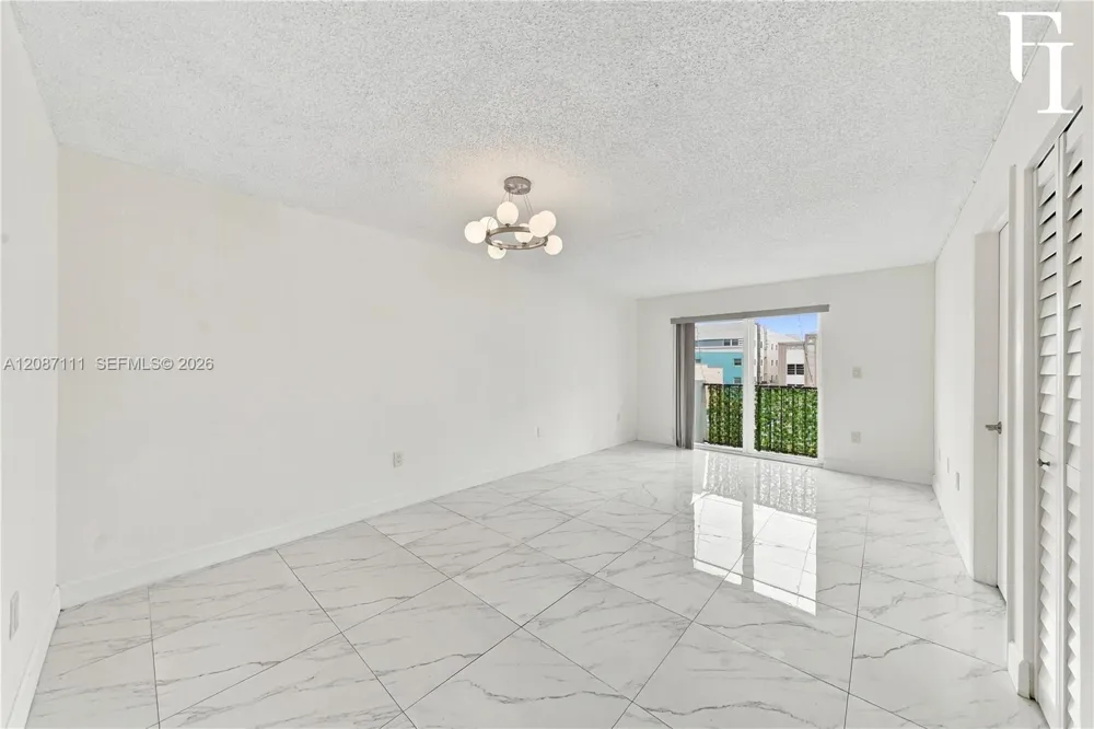 6965 Harding Ave #406 Miami Beach, FL 33141