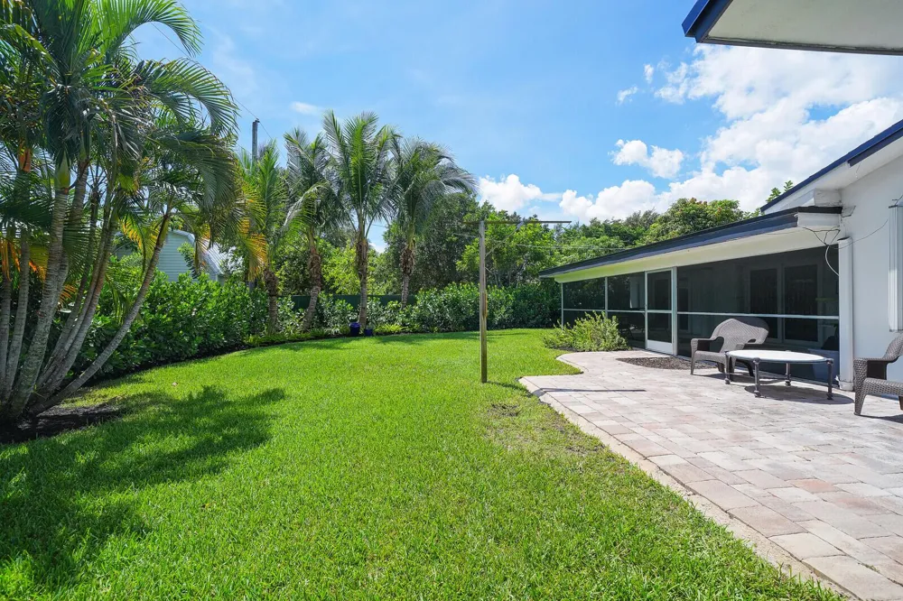528 NW 15TH AVENUE Boca Raton, FL 33486