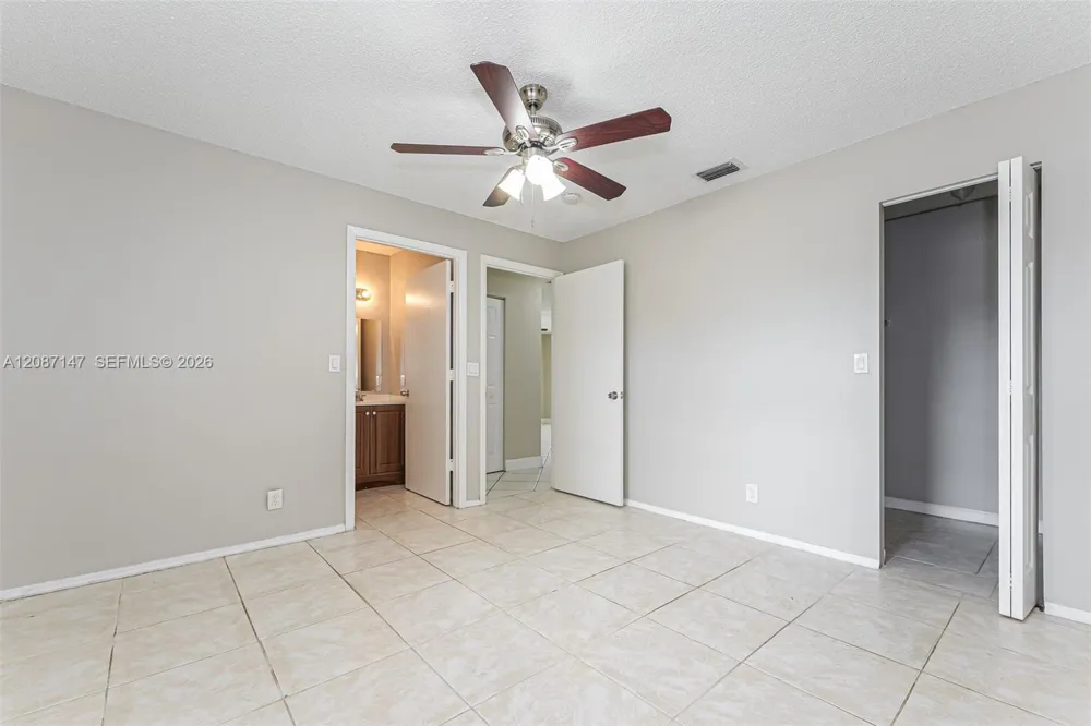 6129 Moonbeam Dr Lake Worth, FL 33463