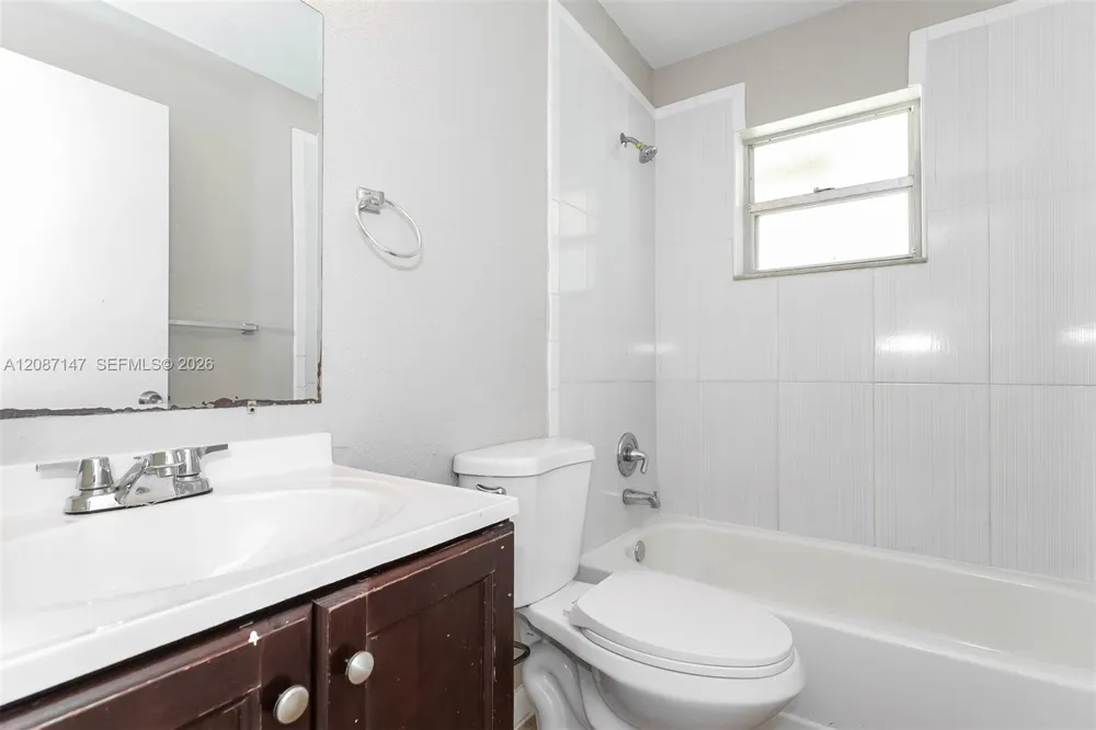 6129 Moonbeam Dr Lake Worth, FL 33463