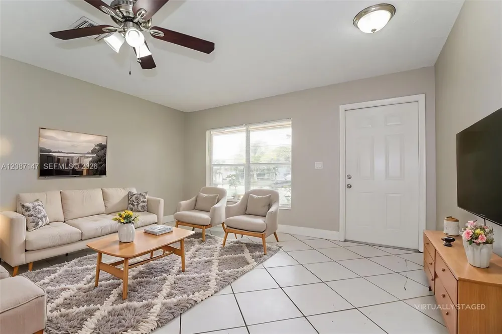 6129 Moonbeam Dr Lake Worth, FL 33463