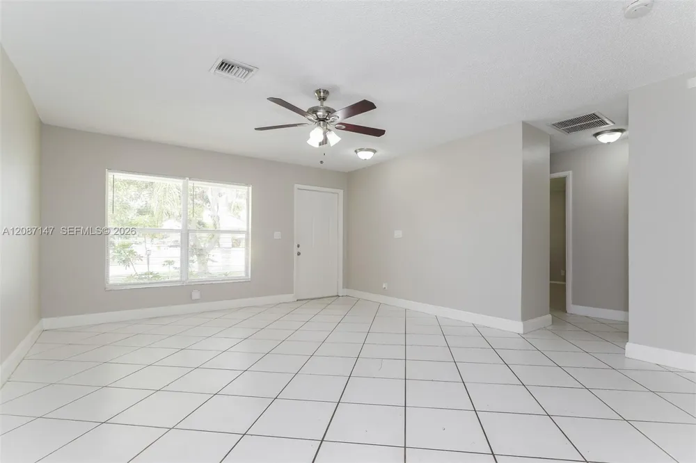 6129 Moonbeam Dr Lake Worth, FL 33463
