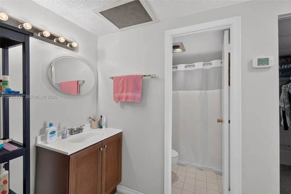 500 Bayview Dr #1420 Sunny Isles Beach, FL 33160