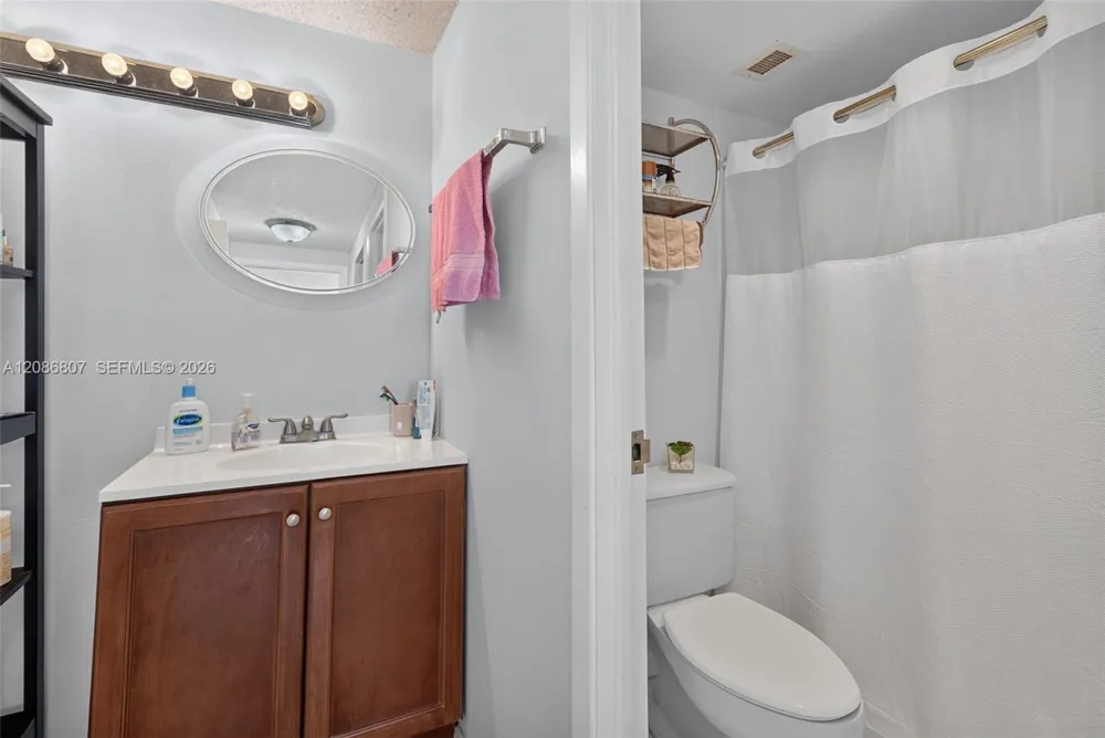 500 Bayview Dr #1420 Sunny Isles Beach, FL 33160