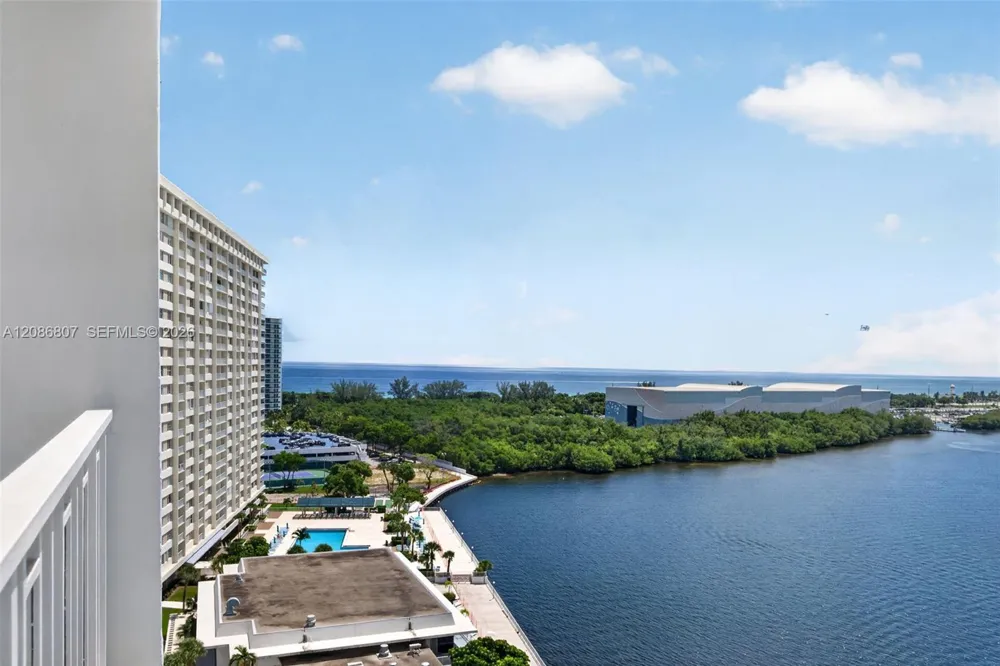 500 Bayview Dr #1420 Sunny Isles Beach, FL 33160