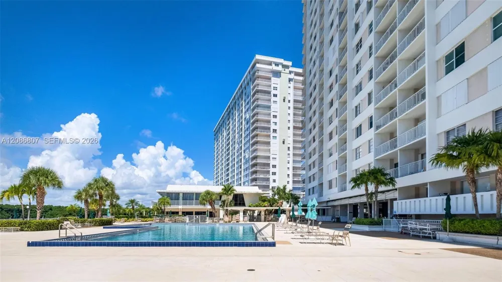 500 Bayview Dr #1420 Sunny Isles Beach, FL 33160