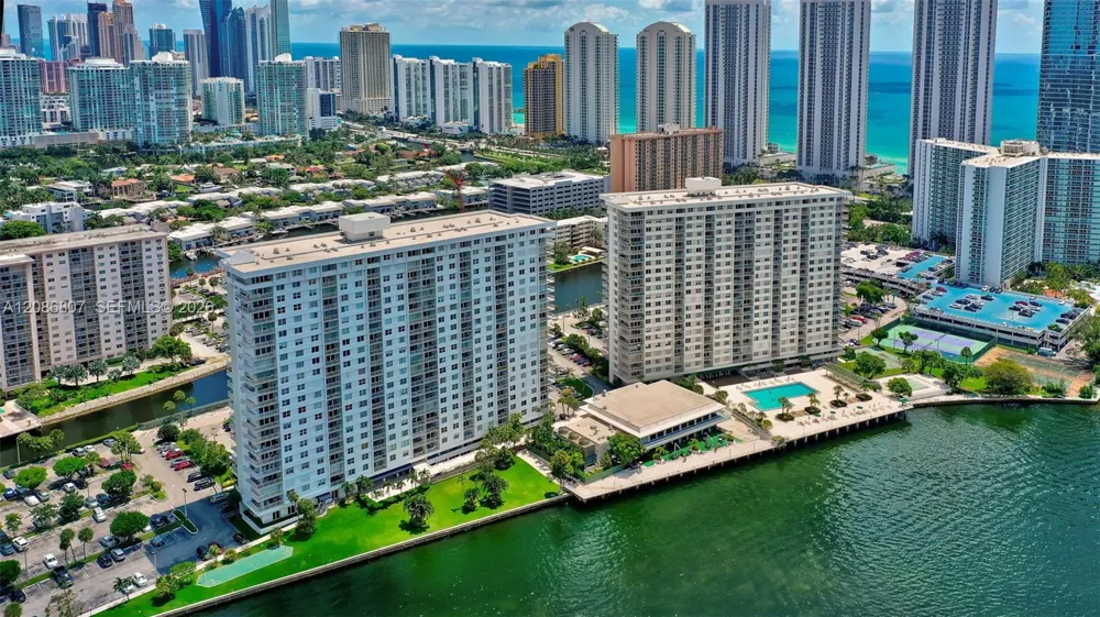 500 Bayview Dr #1420 Sunny Isles Beach, FL 33160