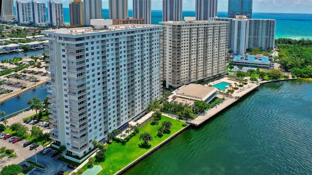 500 Bayview Dr #1420 Sunny Isles Beach, FL 33160