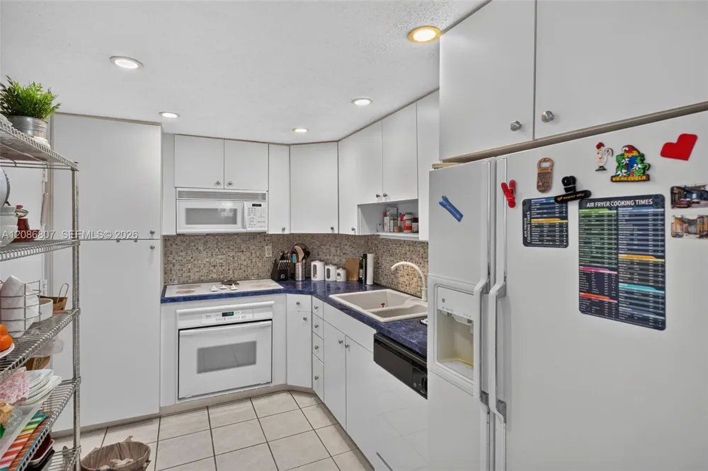 500 Bayview Dr #1420 Sunny Isles Beach, FL 33160