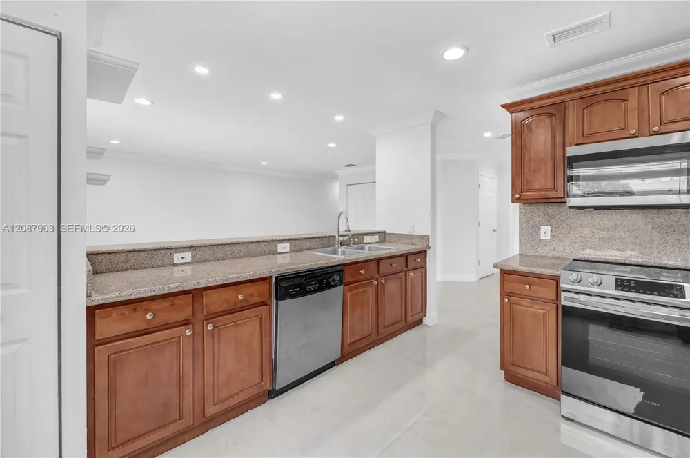 10667 NW 45th St #10667 Coral Springs, FL 33065