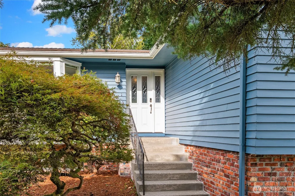 4909 122nd Avenue SE Bellevue, WA 98006