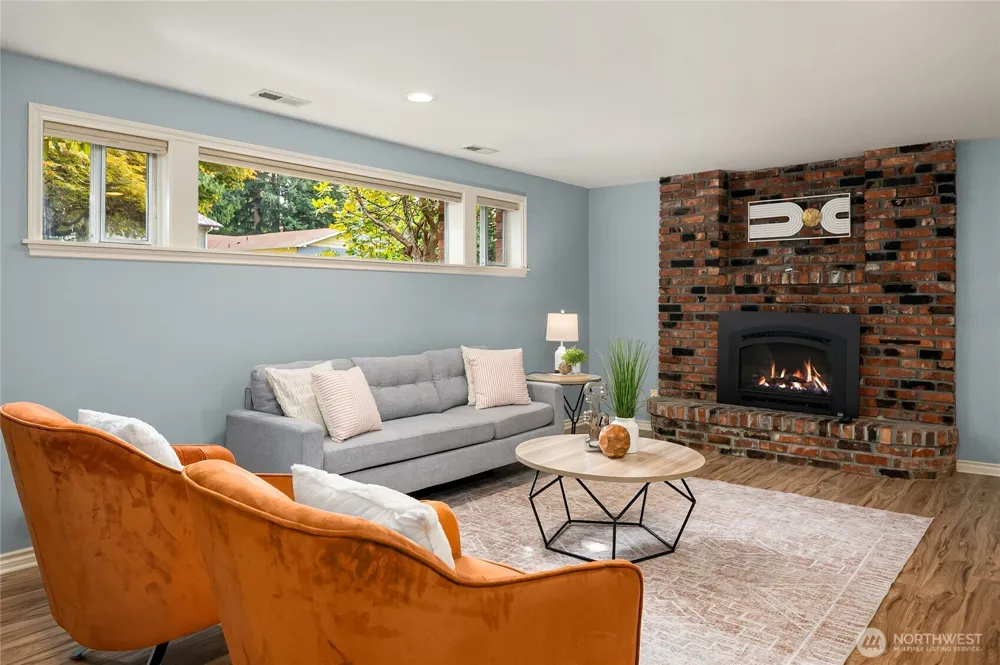 4909 122nd Avenue SE Bellevue, WA 98006