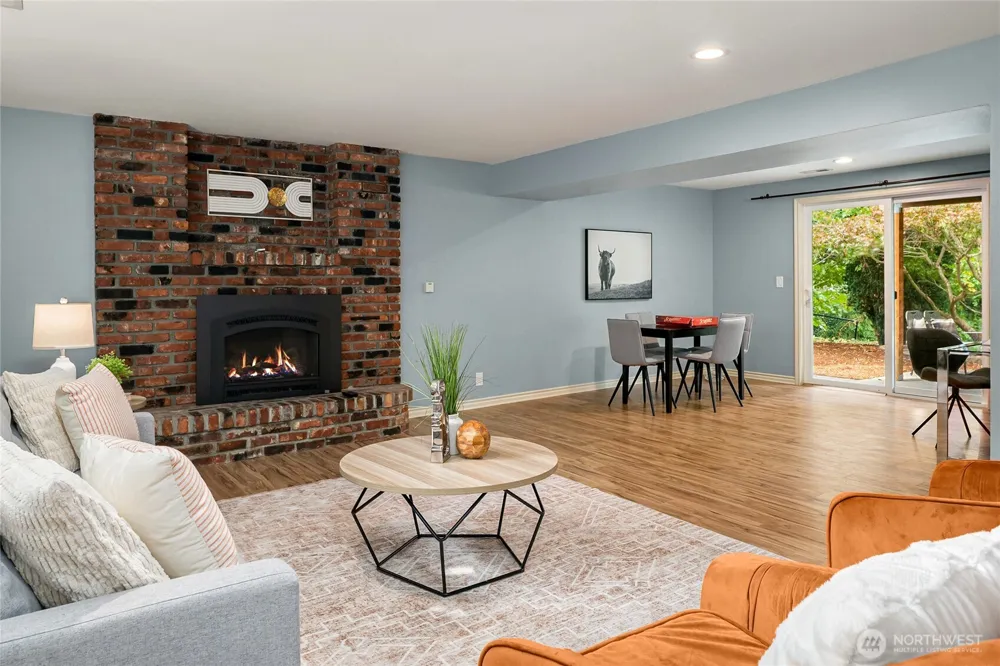 4909 122nd Avenue SE Bellevue, WA 98006