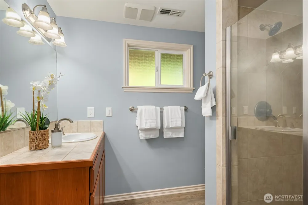 4909 122nd Avenue SE Bellevue, WA 98006