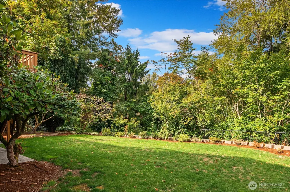 4909 122nd Avenue SE Bellevue, WA 98006