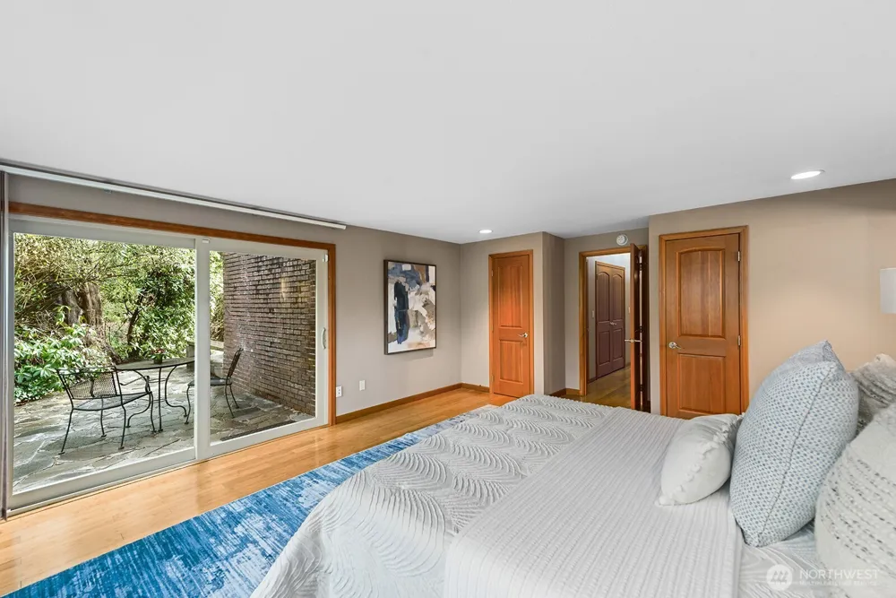 16 Cascade Key Bellevue, WA 98006