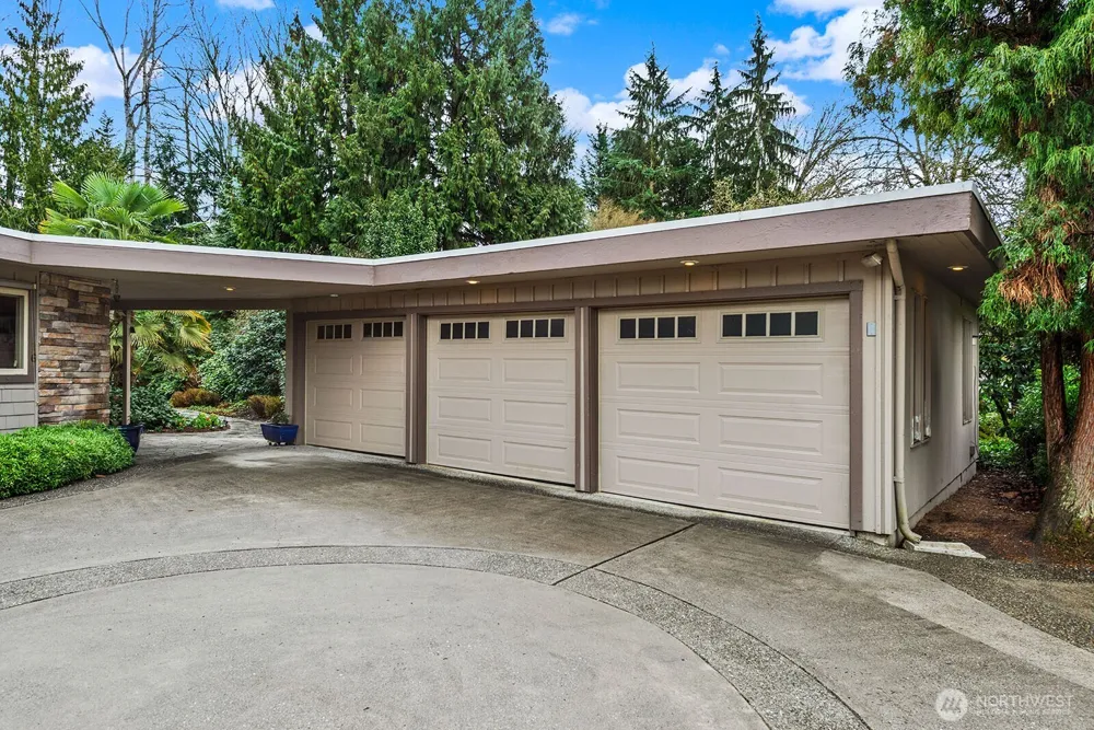 16 Cascade Key Bellevue, WA 98006