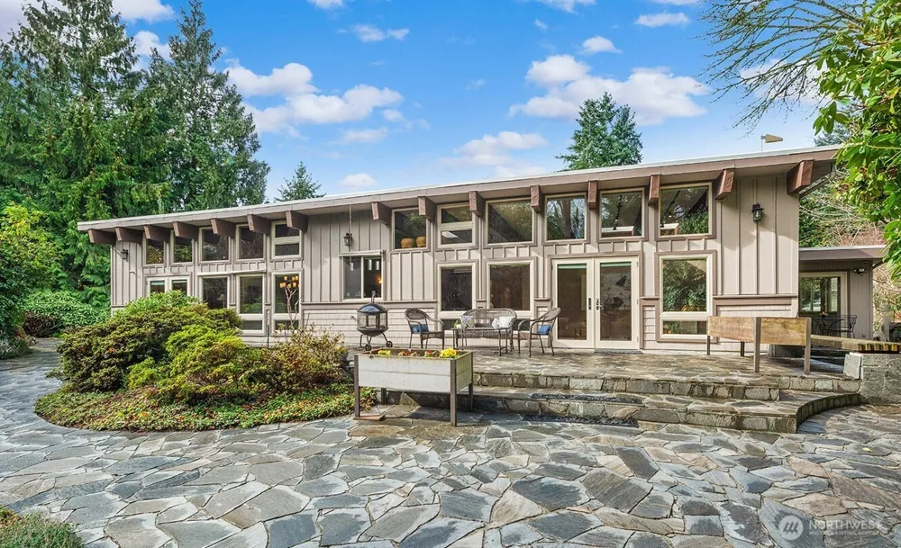 16 Cascade Key Bellevue, WA 98006