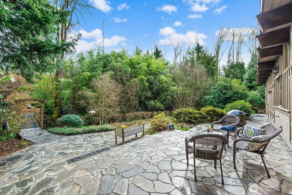 16 Cascade Key Bellevue, WA 98006