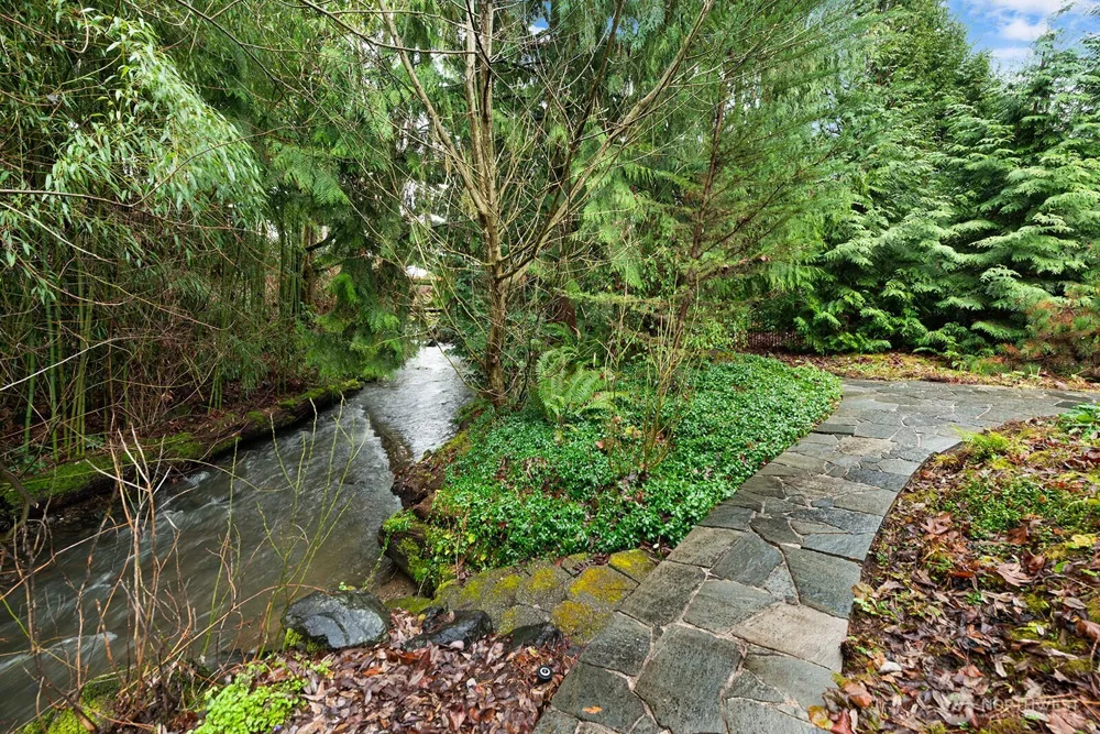 16 Cascade Key Bellevue, WA 98006