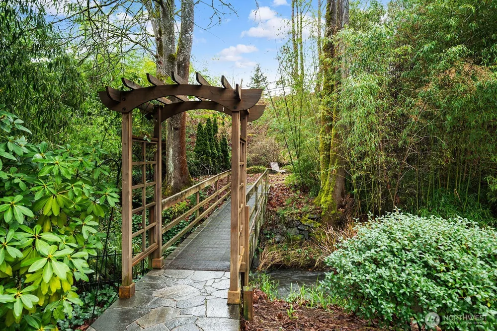 16 Cascade Key Bellevue, WA 98006