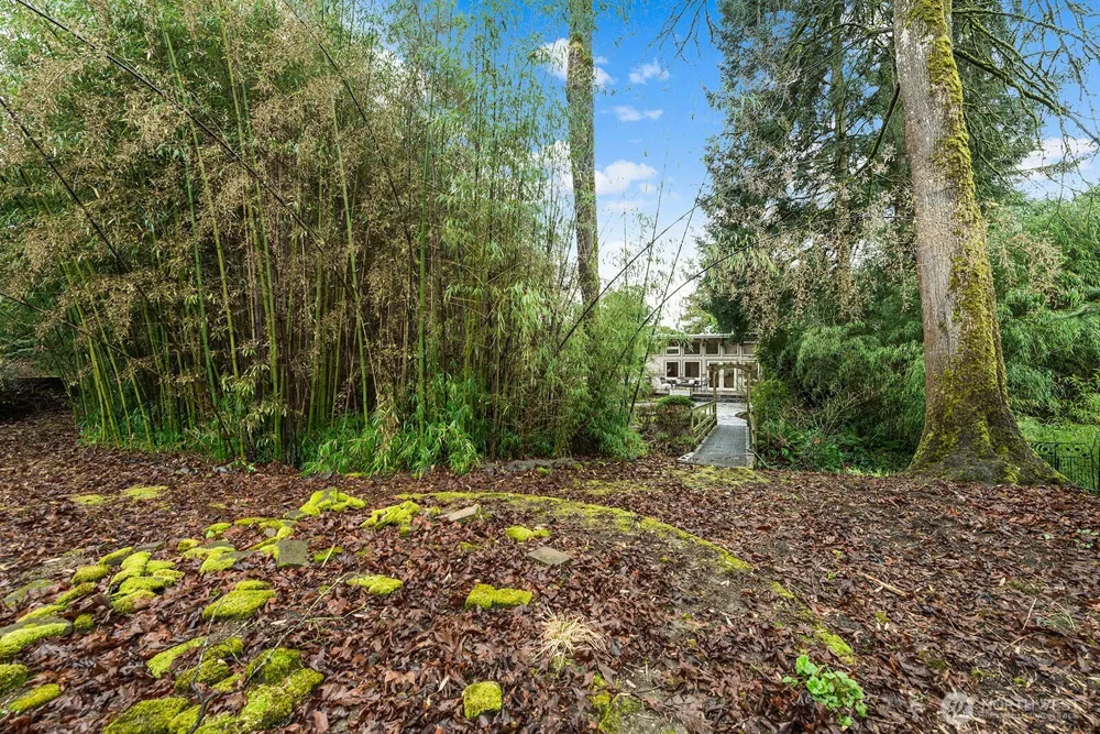 16 Cascade Key Bellevue, WA 98006