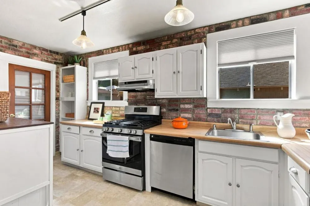 468 Donaldson Avenue Pacifica, CA 94044
