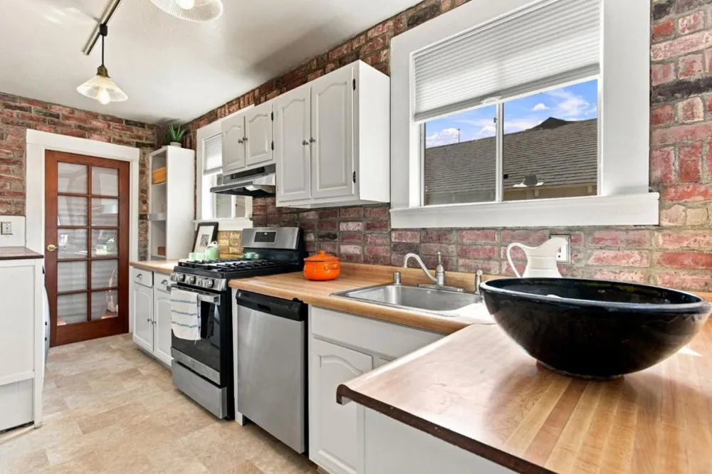 468 Donaldson Avenue Pacifica, CA 94044