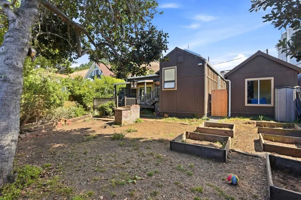 468 Donaldson Avenue Pacifica, CA 94044